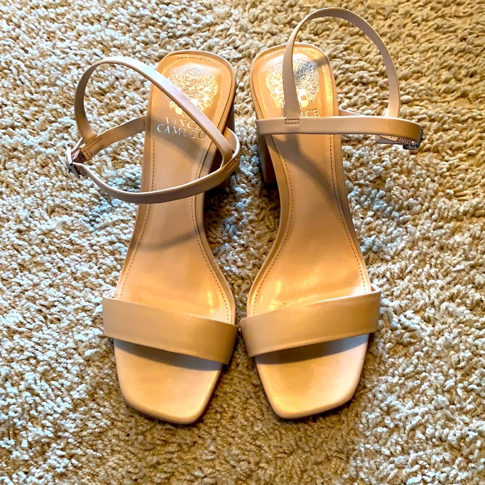 Vince camuto nendan sandals nude 7.5